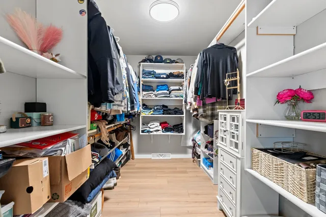 $524,900 | 1228 Gail Drive, Green Bay, WI 54311