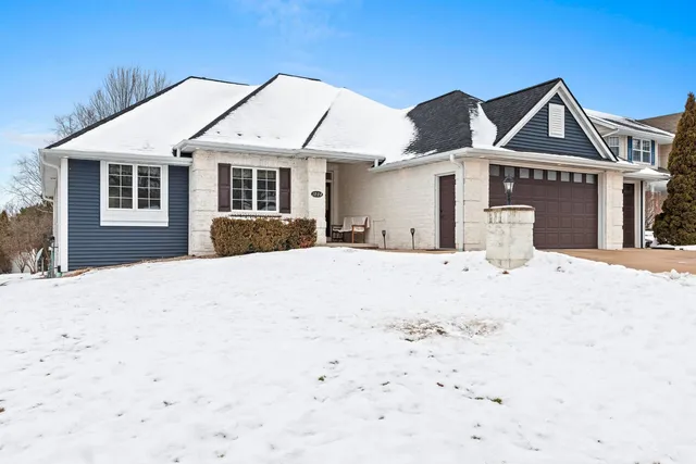 $524,900 | 1228 Gail Drive, Green Bay, WI 54311