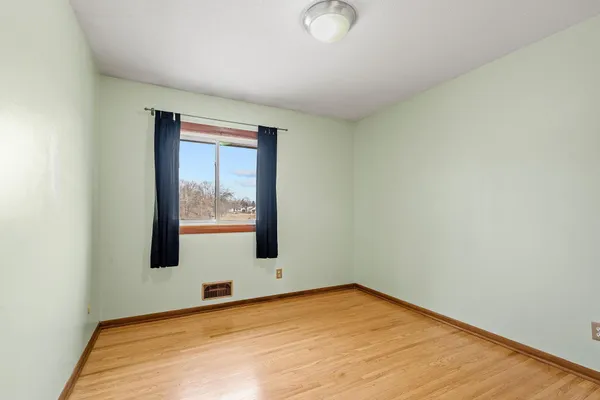 $370,000 | 1460 Hoyt Avenue East, St. Paul, MN 55106
