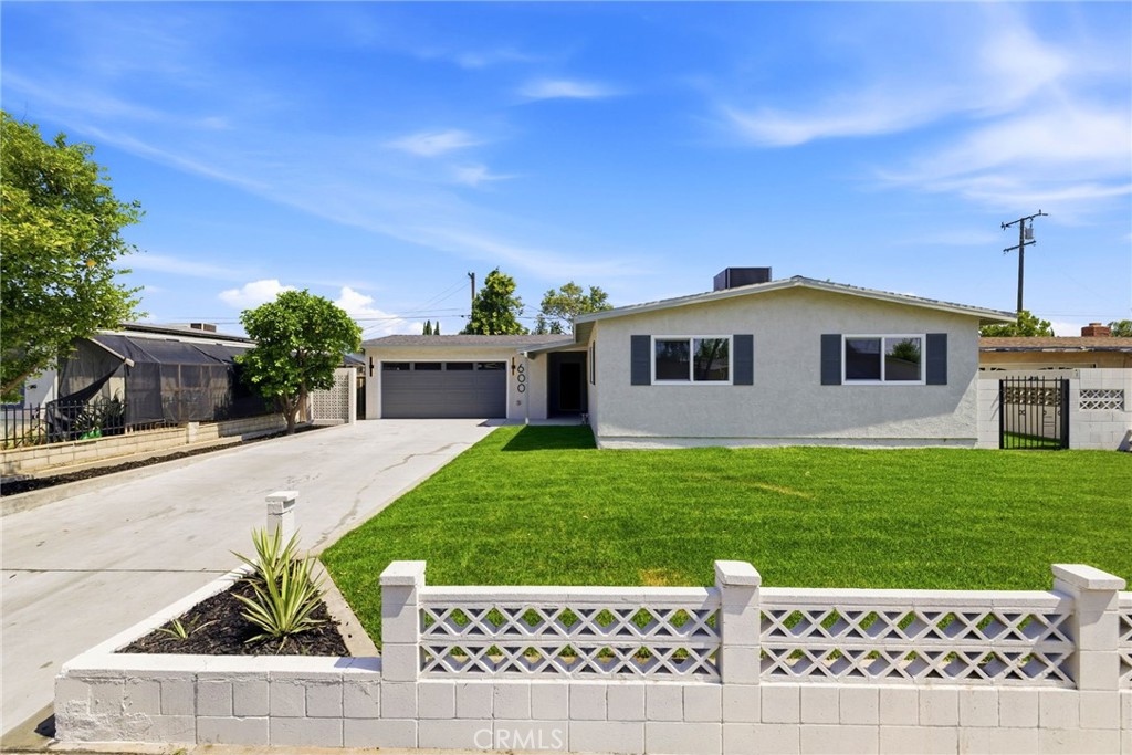 600 June Street Rialto, CA 92376 - Photo 3 of 46