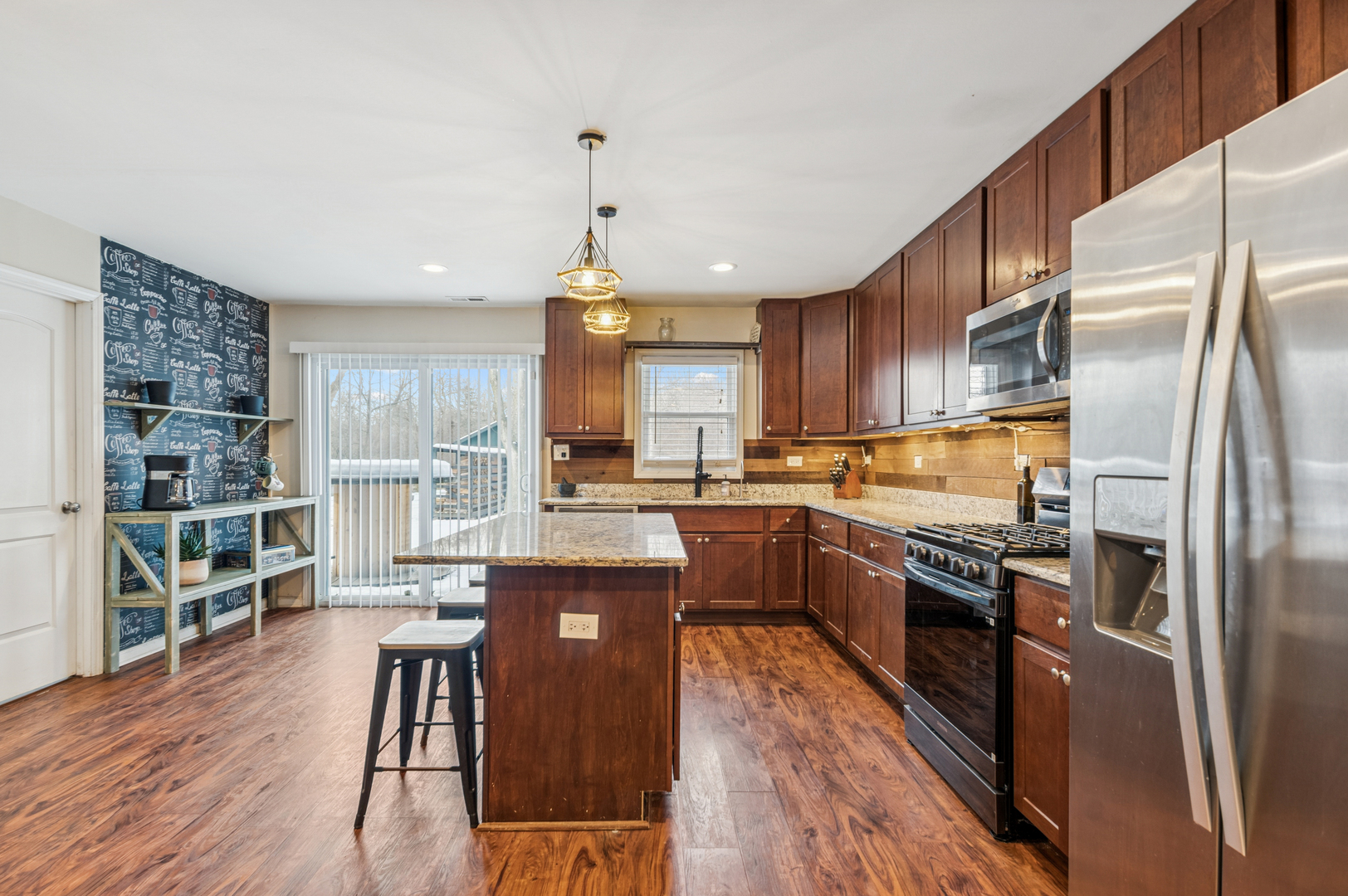 2113 Highwood Road McHenry, IL 60051 - Photo 8 of 18