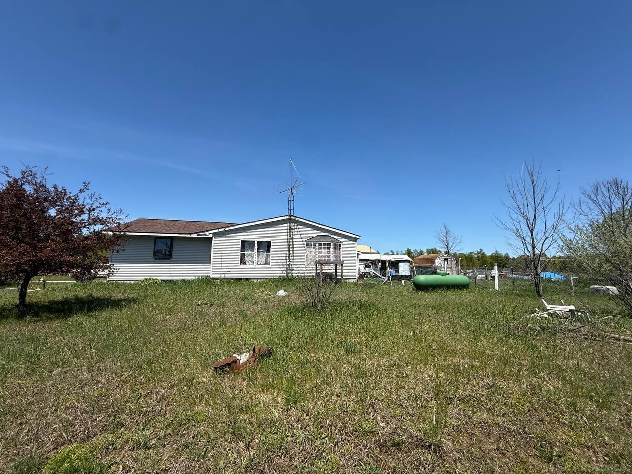 397 South Pioneer Road Beulah, MI 49617 - Photo 2 of 18