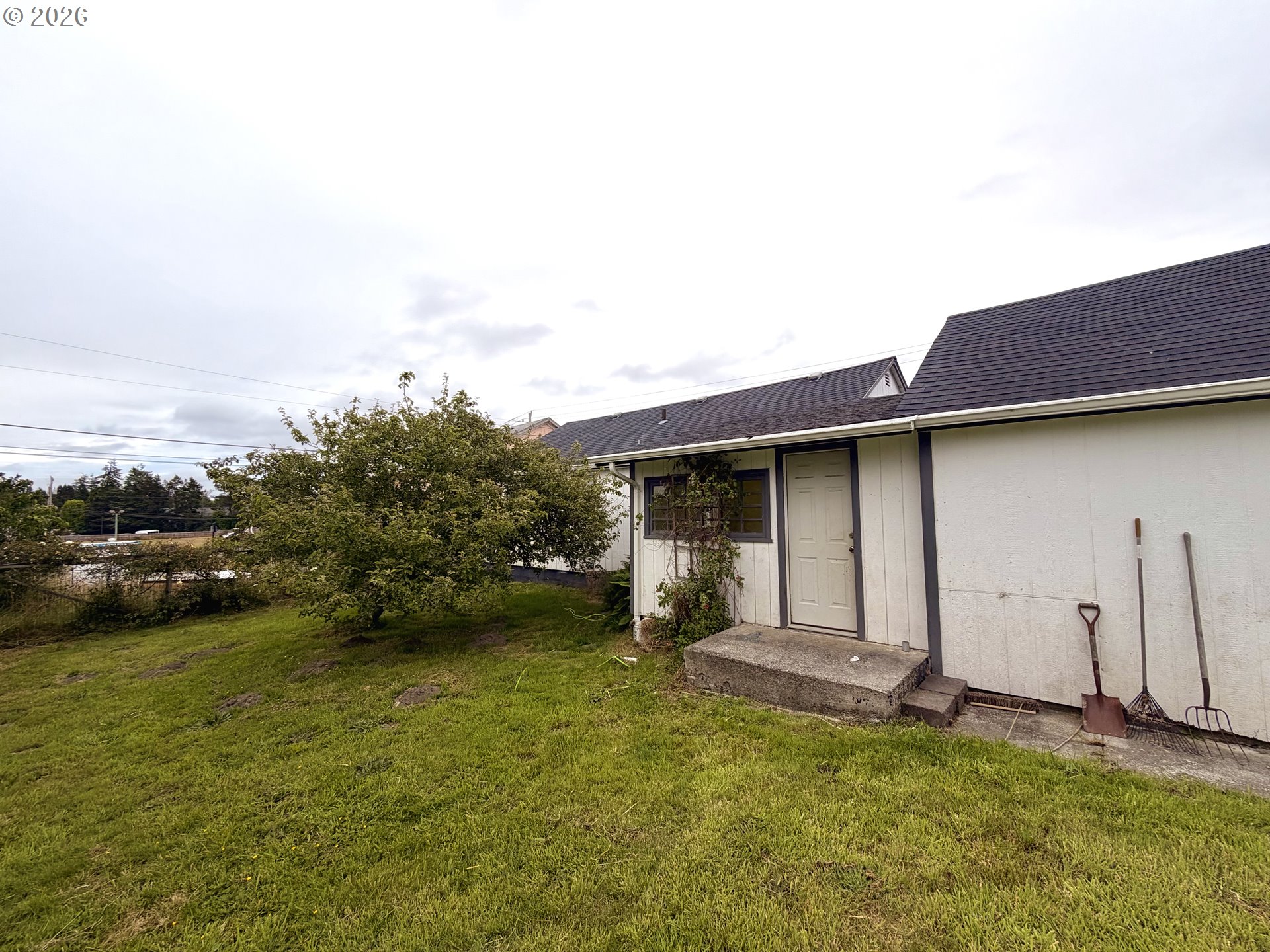 354 Radar Road Coos Bay, OR 97420 - Photo 22 of 23