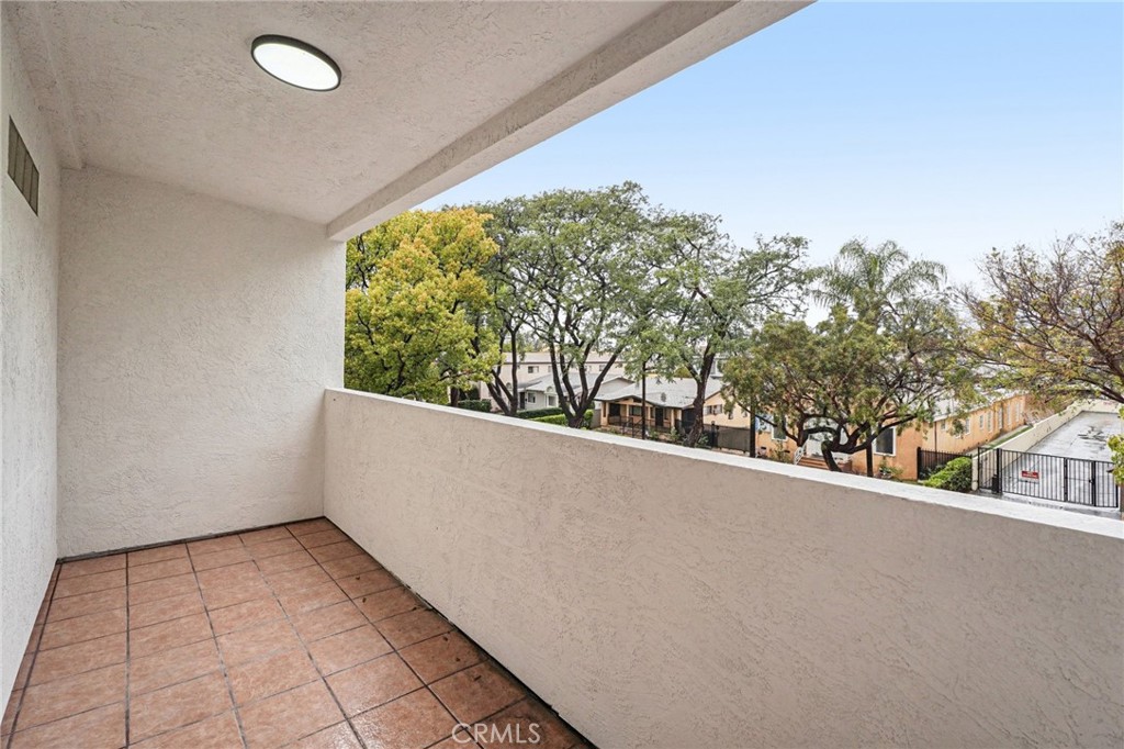 420 West Windsor Road Glendale, CA 91204 - Photo 15 of 21