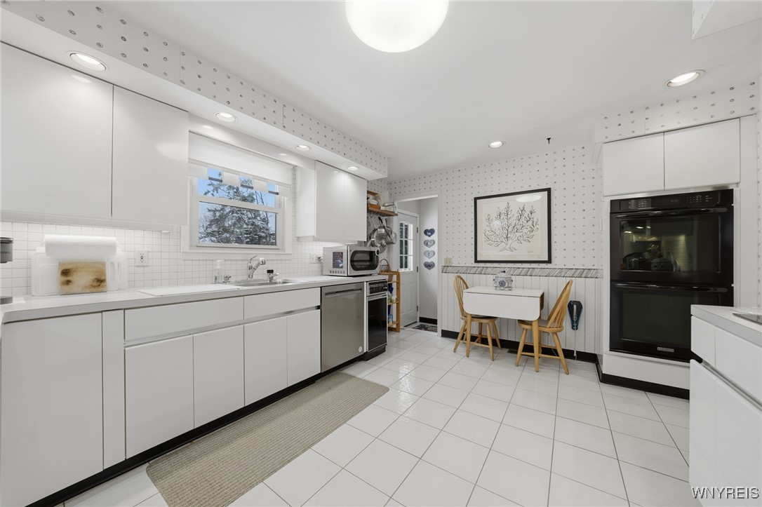 54 Coniston Road Amherst, NY 14226 - Photo 13 of 50 White European style kitchen cabinets