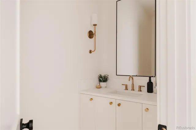 a view of yard with small area