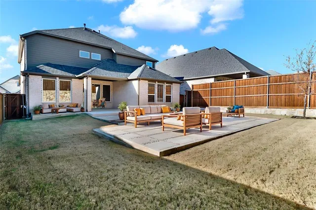 $500,000 | 209 Savannah Lane, Oak Point, TX 75068