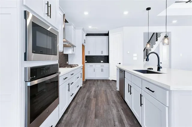 $500,000 | 209 Savannah Lane, Oak Point, TX 75068