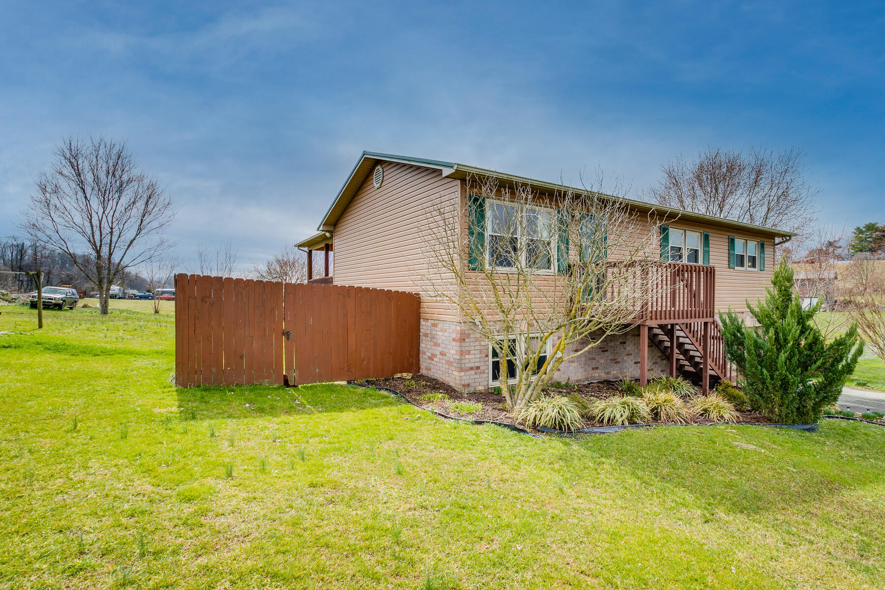 110 Cable Road Jonesborough, TN 37659 - Photo 3 of 43 003