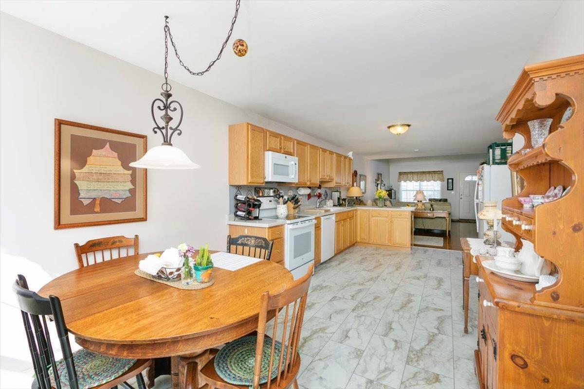 63 Pleasant Street Windham, NH 03087 - Photo 12 of 38