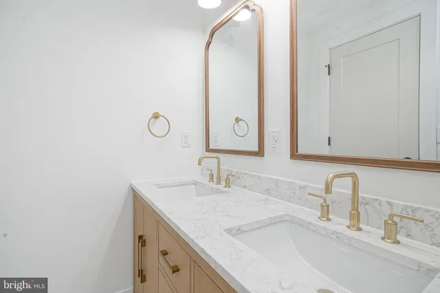 $899,000 | 316 Farmdale Road, Moorestown, NJ 08057