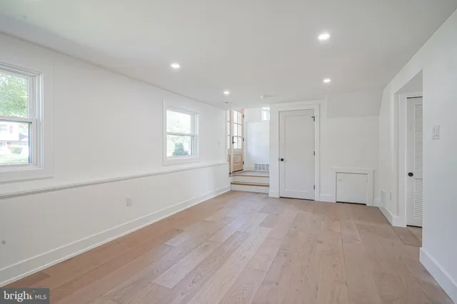 $899,000 | 316 Farmdale Road, Moorestown, NJ 08057