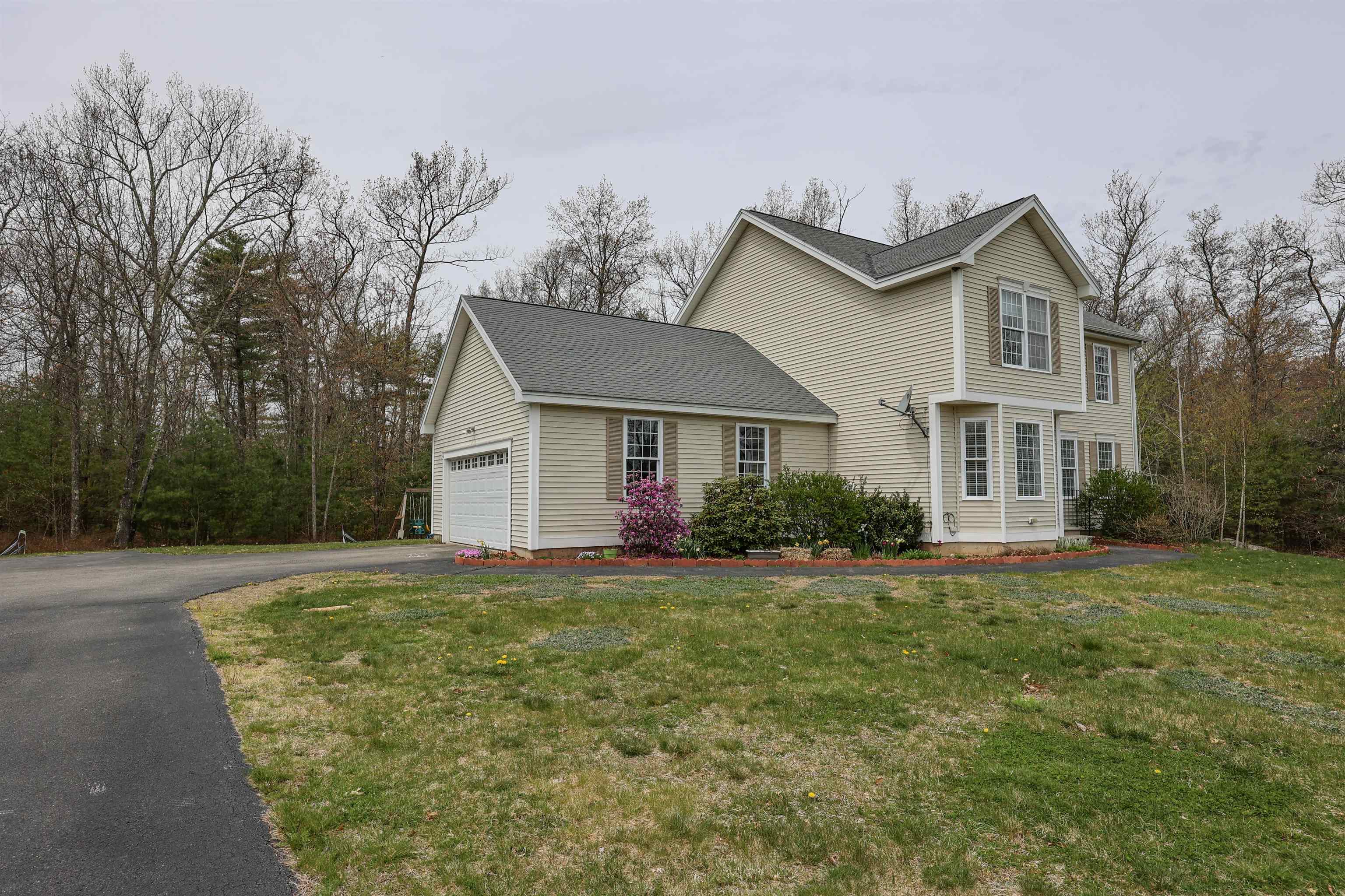 99 South Ridge Drive Manchester, NH 03109 - Photo 2 of 40