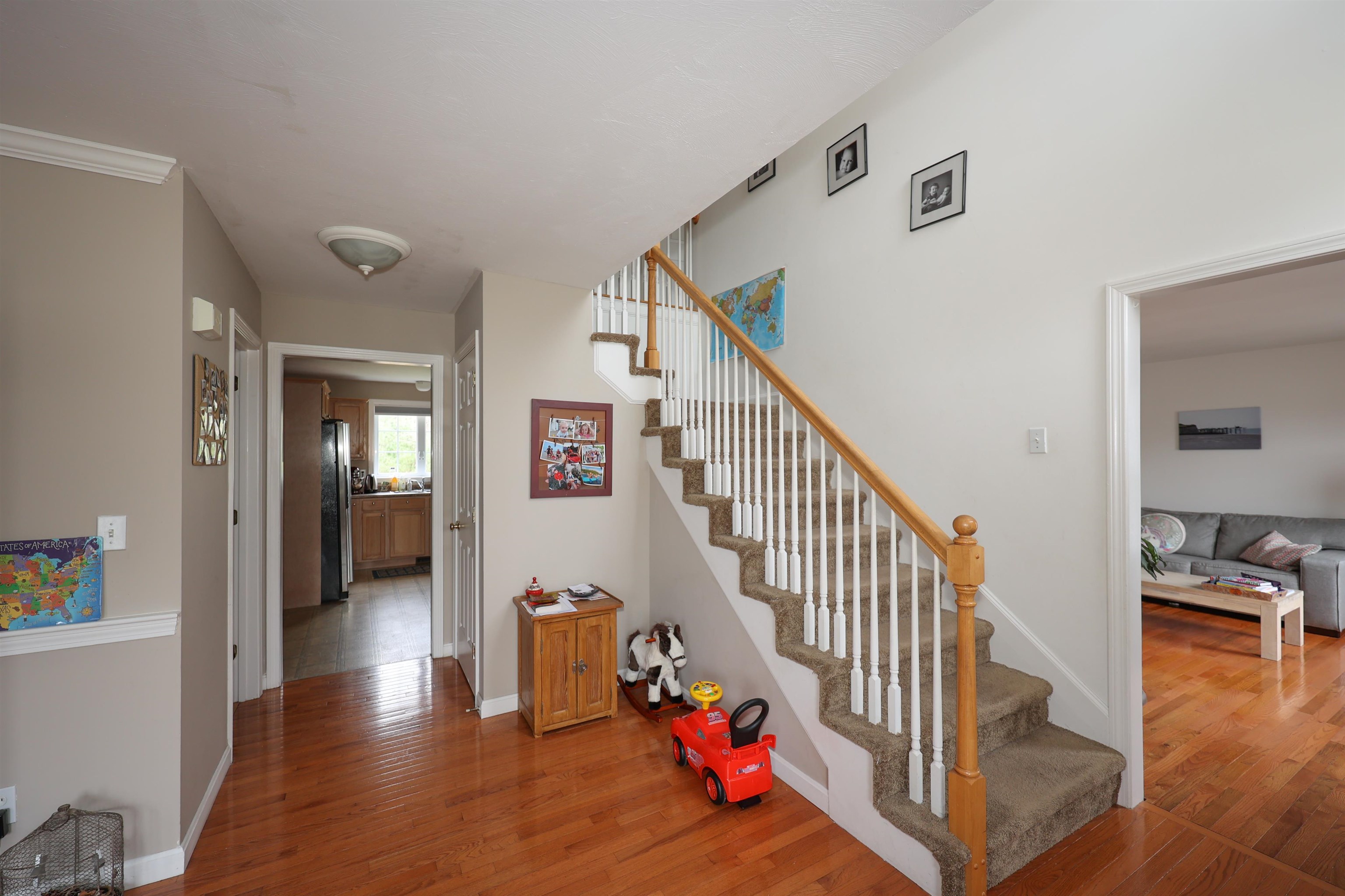 99 South Ridge Drive Manchester, NH 03109 - Photo 8 of 40