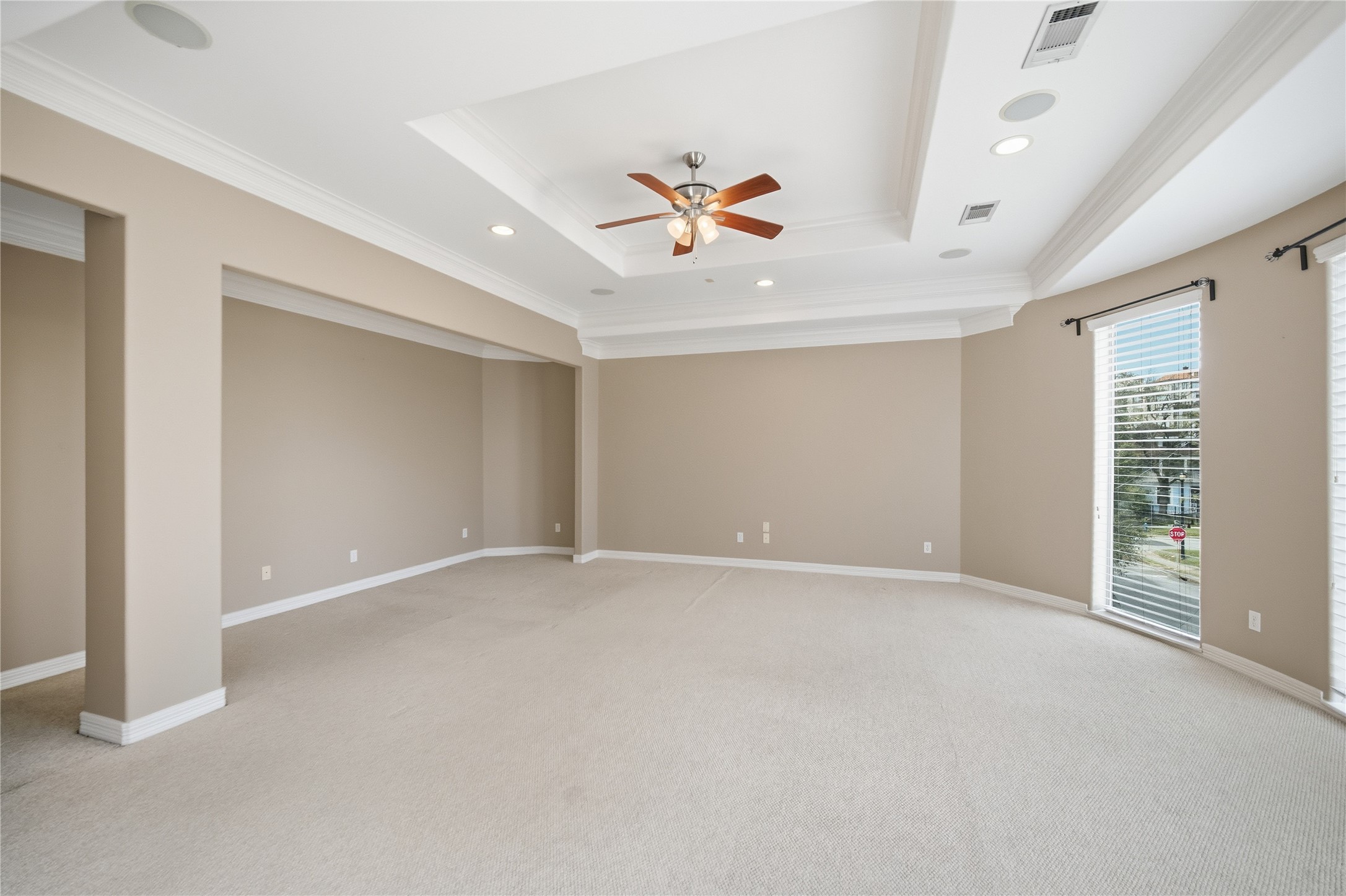 1316 Cleburne Street, Unit B Houston, TX 77004 - Photo 19 of 30 a view of an empty room with a window