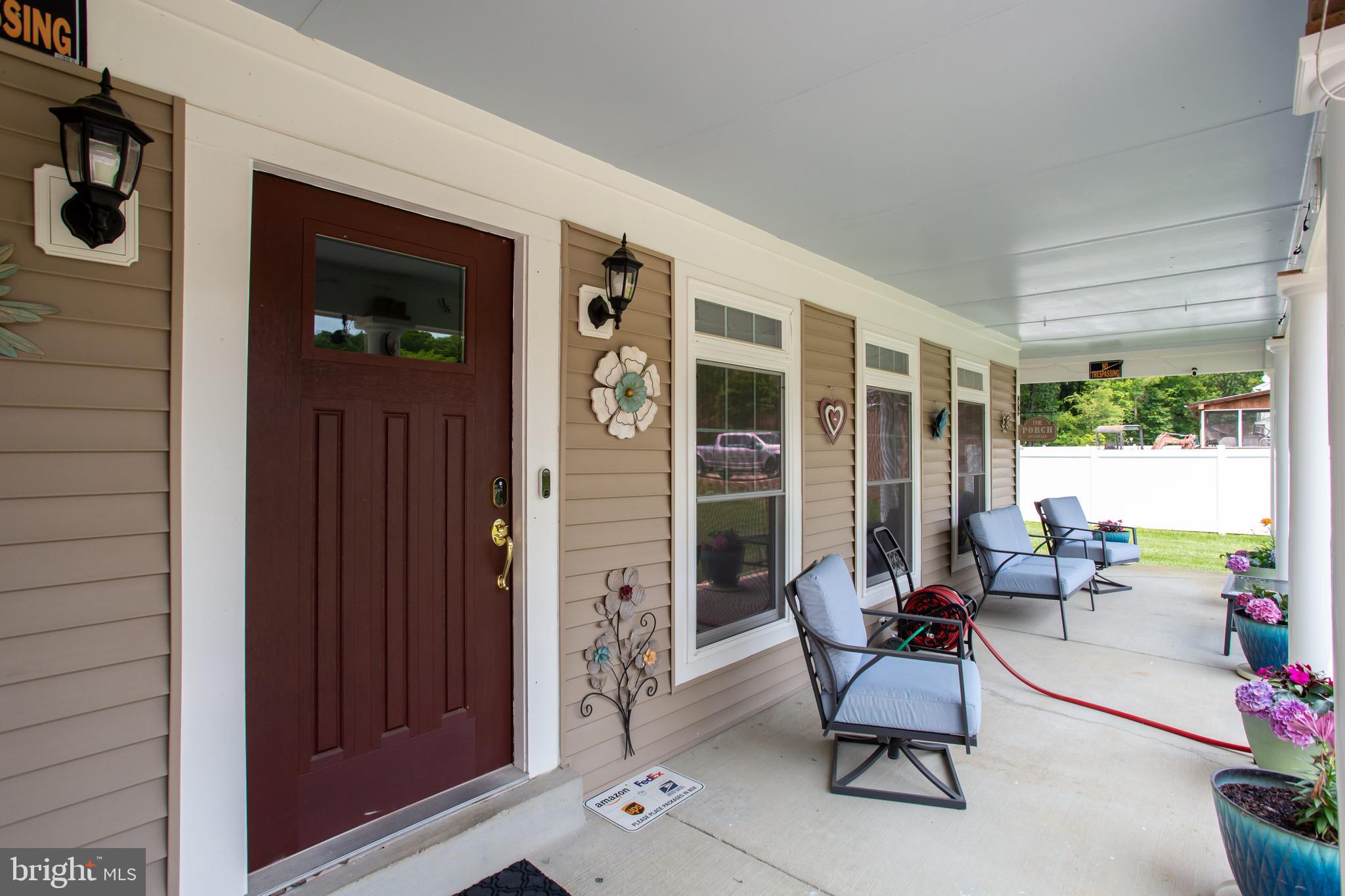 2904 Eutaw Forest Drive Waldorf, MD 20603 - Photo 45 of 59 a living room with furniture and potted plants