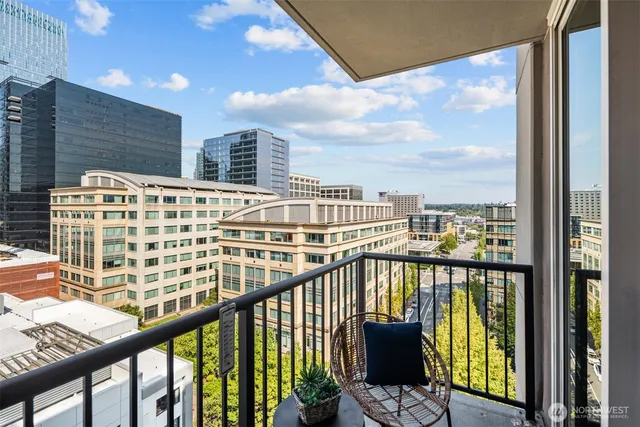 $1,088,000 | 177 107th Avenue Northeast, Unit 1702, Bellevue, WA 98004
