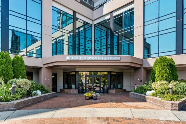 $1,088,000 | 177 107th Avenue Northeast, Unit 1702, Bellevue, WA 98004