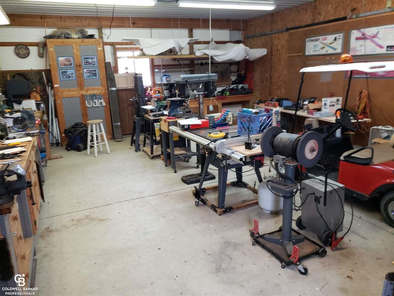 8656 Kilgore Road Avoca, MI 48006 - Photo 32 of 46 Pole Barn Workshop