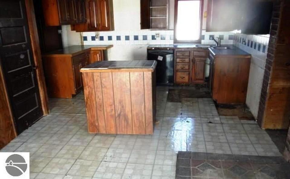 2436 Somers Road Lincoln, MI 48742 - Photo 3 of 9 Gallery Image 3