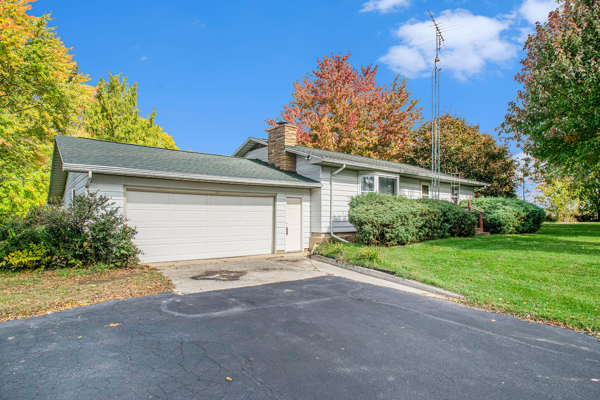 7689 Sinclair Road Eau Claire, MI 49111 - Photo 1 of 35 DSC_4765