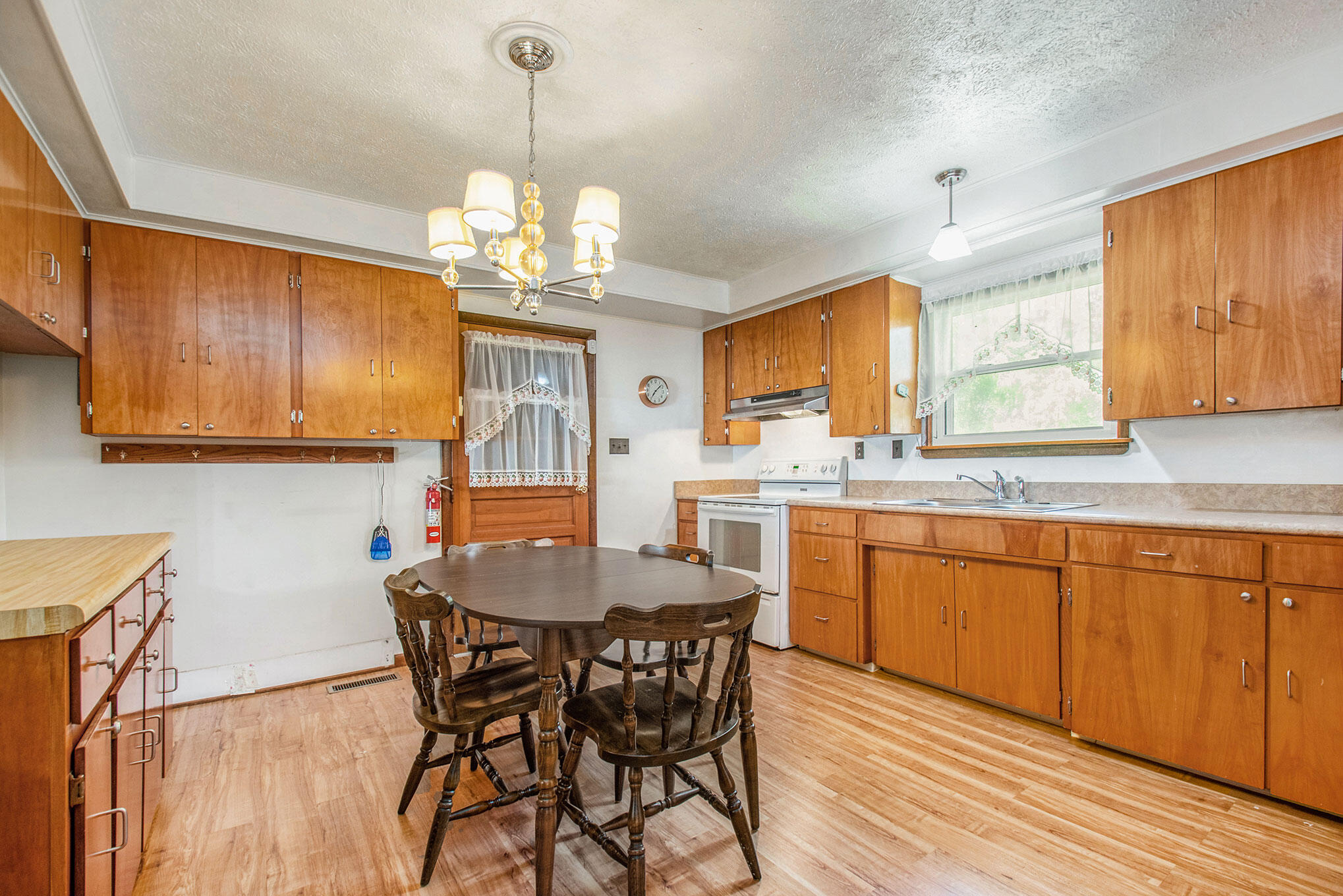 7689 Sinclair Road Eau Claire, MI 49111 - Photo 11 of 35 DSC_4781
