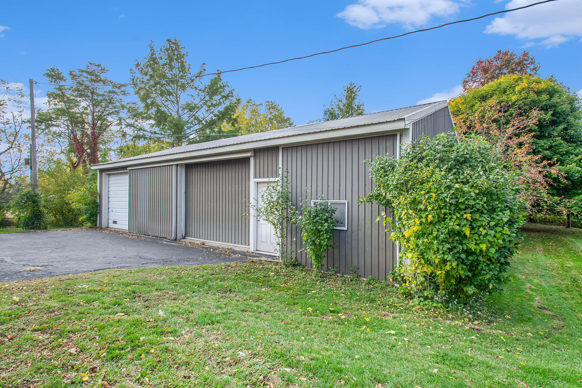 7689 Sinclair Road Eau Claire, MI 49111 - Photo 6 of 35 DSC_4773