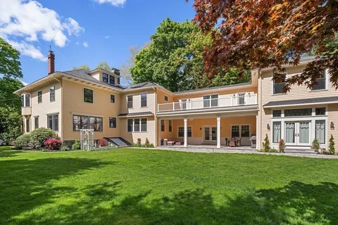 $3,099,000 | 4 Lawrence Street, Winchester, MA 01890
