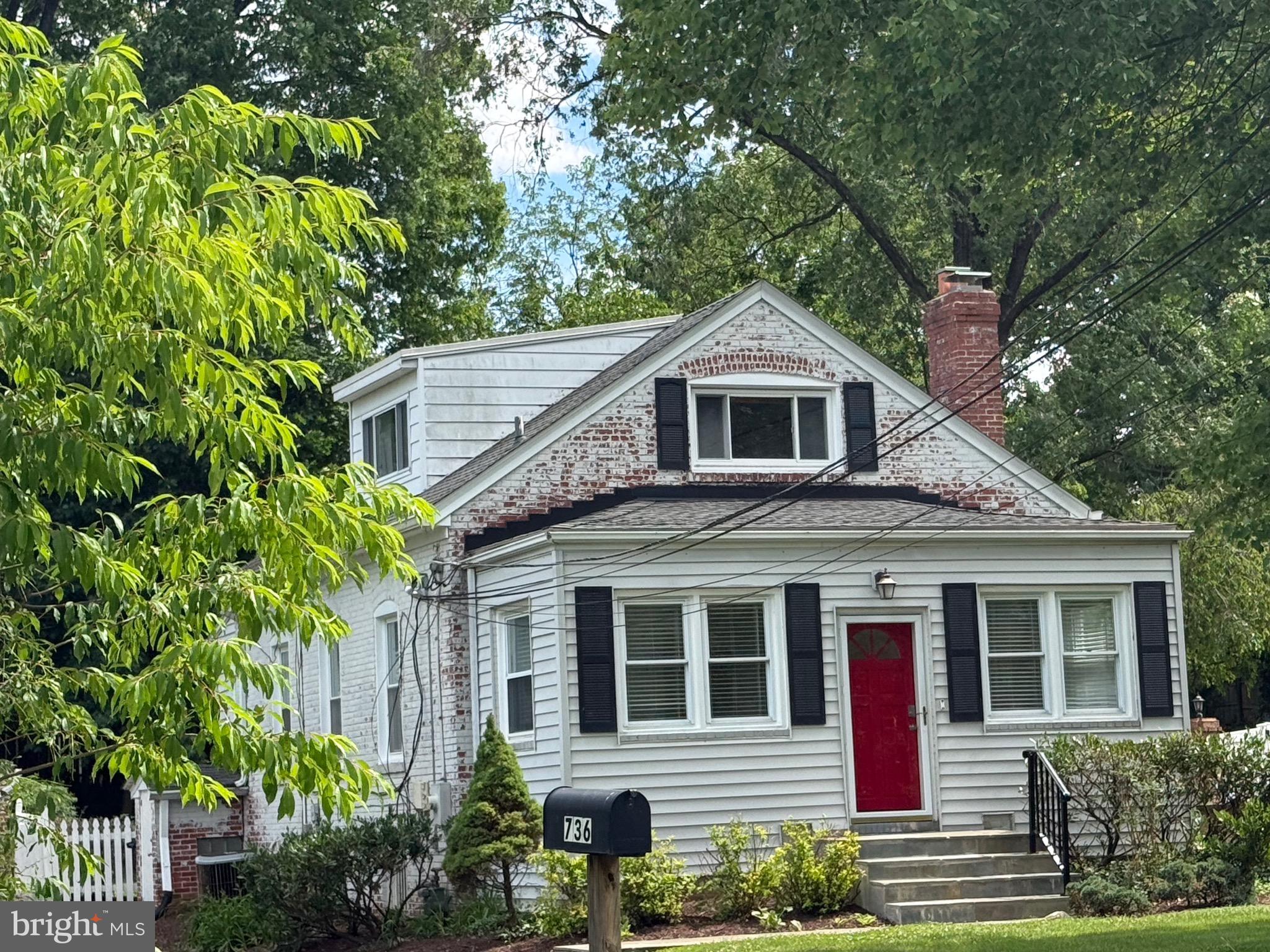 736 Dennis Avenue Silver Spring, MD 20901 - Photo 2 of 34 736 Dennis
