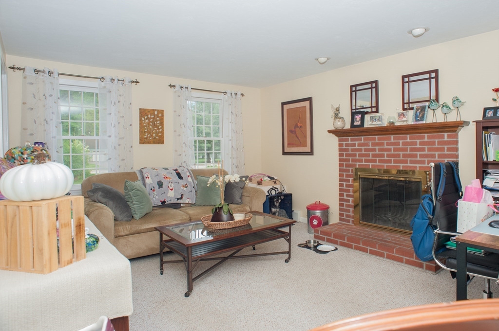 13 King Philip Path Mendon, MA 01756 - Photo 8 of 38