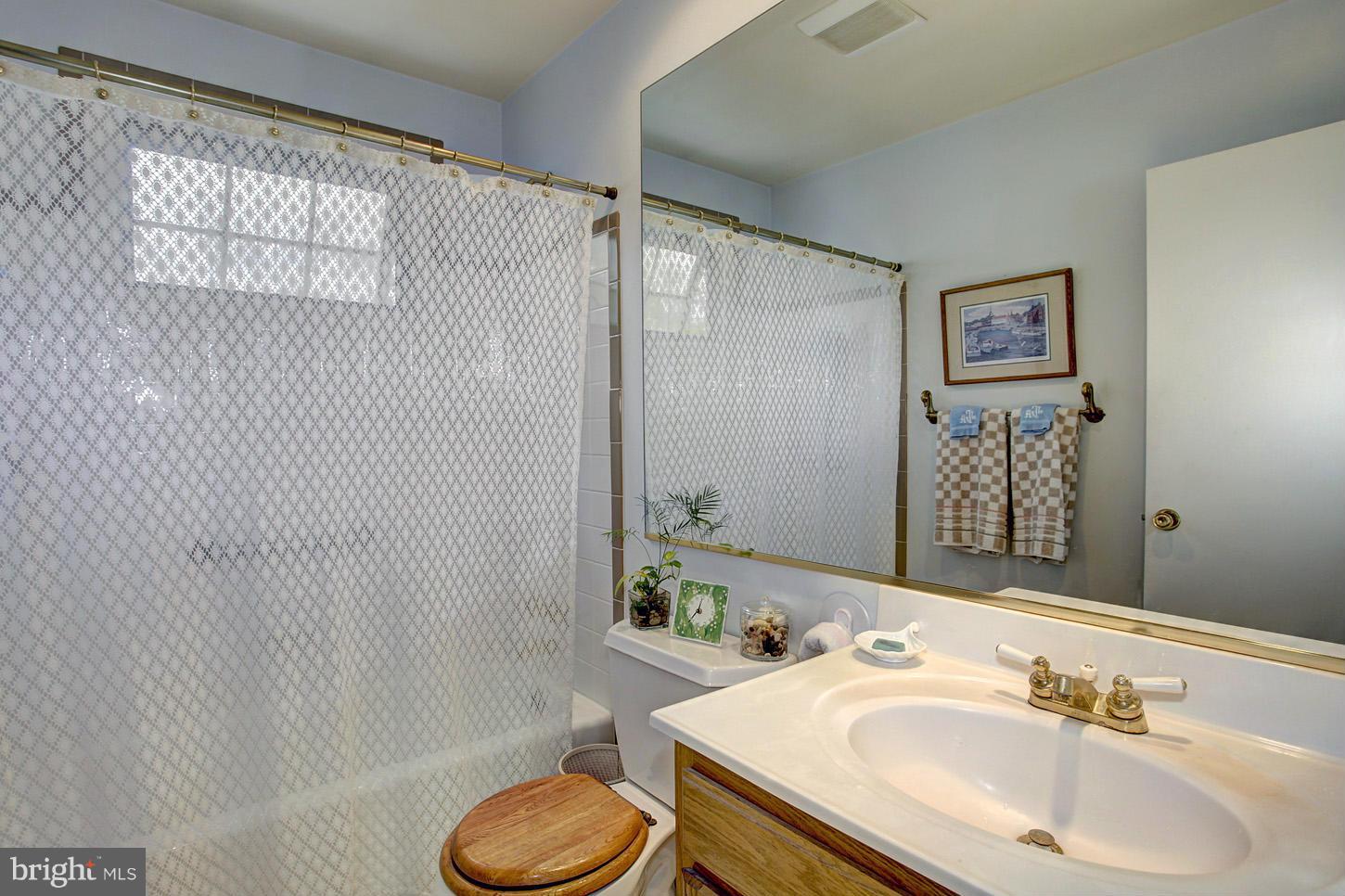 405 Sumner Road Annapolis, MD 21401 - Photo 20 of 30 Fall Bath #2
