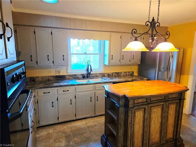 $359,000 | 1524 Holly Circle, Wilkesboro, NC 28697