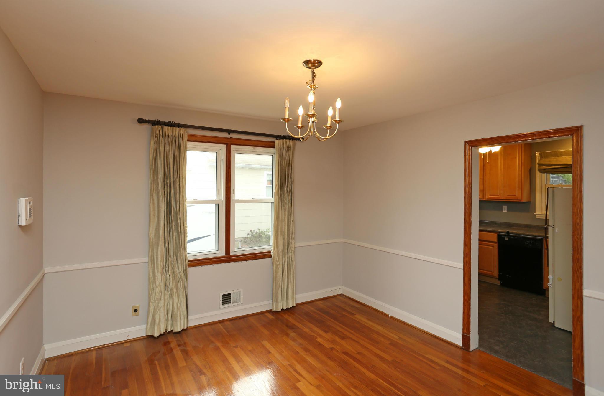 525 Cleveland Road Linthicum Heights, MD 21090 - Photo 6 of 25 Dining Room