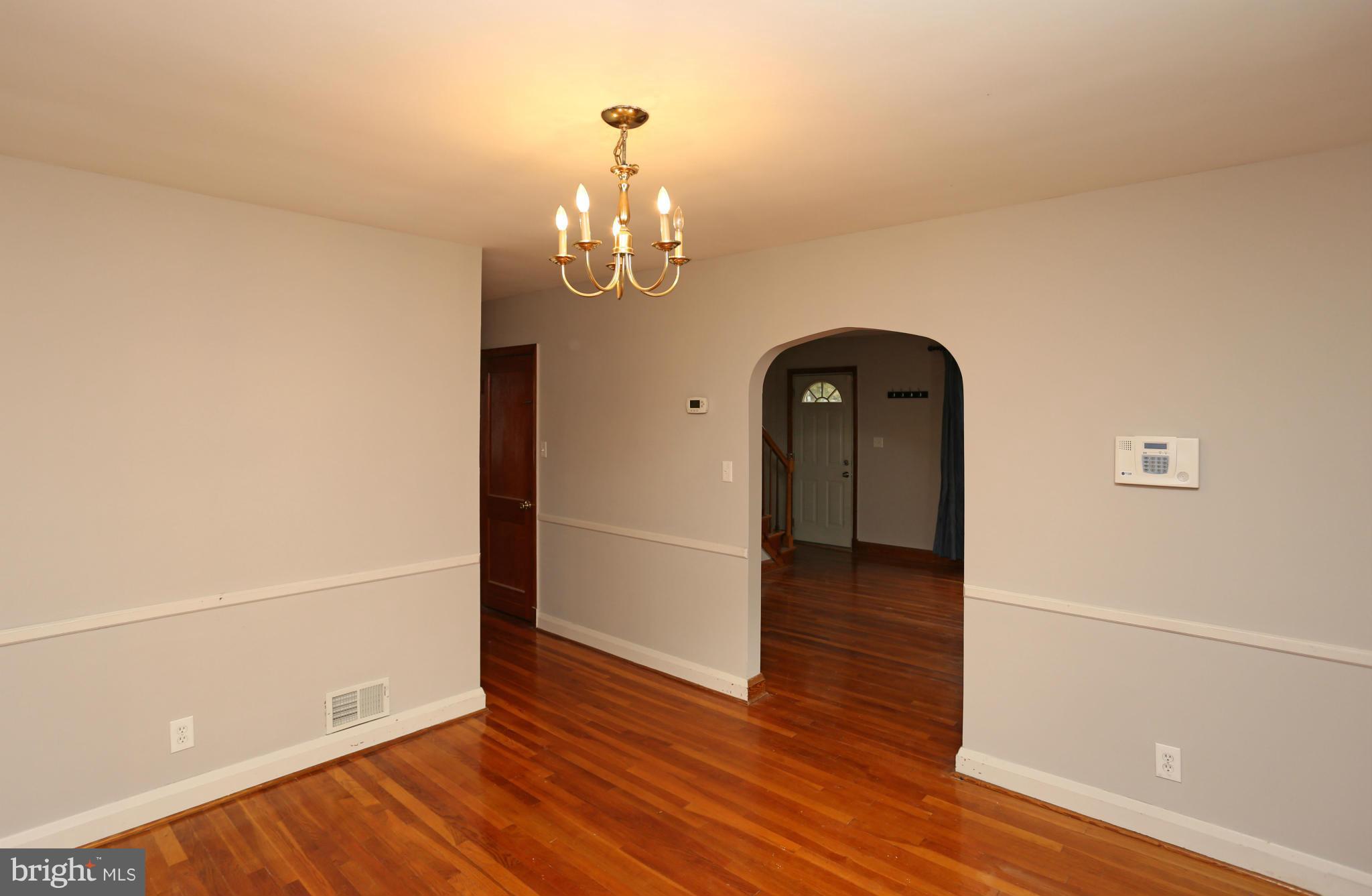525 Cleveland Road Linthicum Heights, MD 21090 - Photo 7 of 25 Dining Room