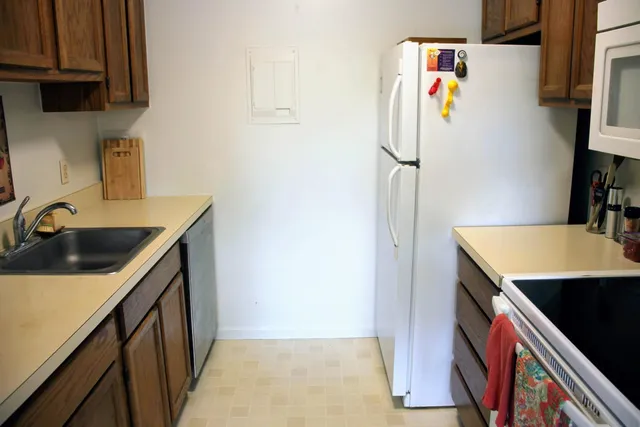 $169,900 | 1265 South Maple Road, Unit 207, Ann Arbor, MI 48103