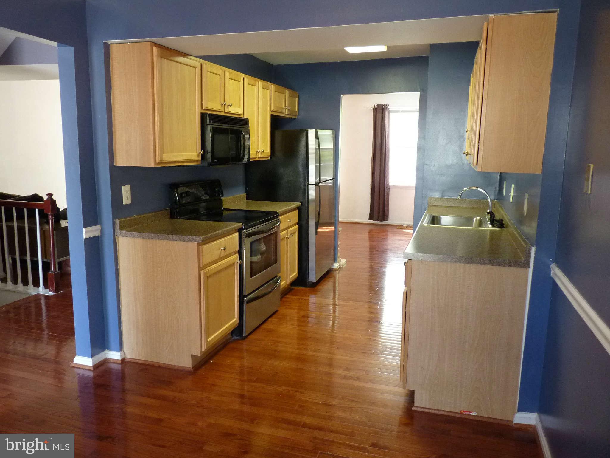 39 Oak Shade Road Gaithersburg, MD 20878 - Photo 3 of 11 Kitchen