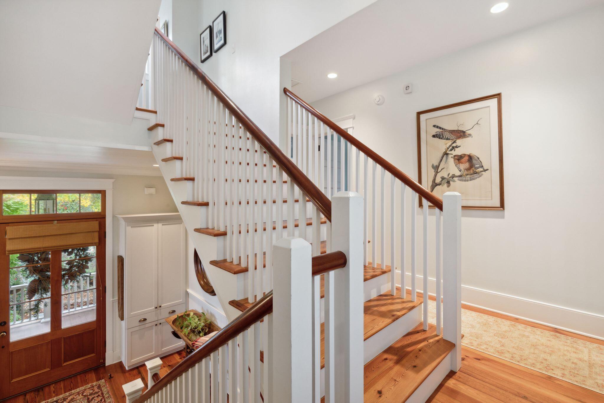 18 Hopetown Road Mount Pleasant, SC 29464 - Photo 27 of 74 Stairwell