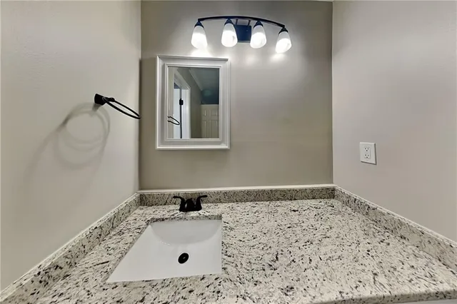 $2,925 | 9880 Lake Forest Way, Roswell, GA 30076