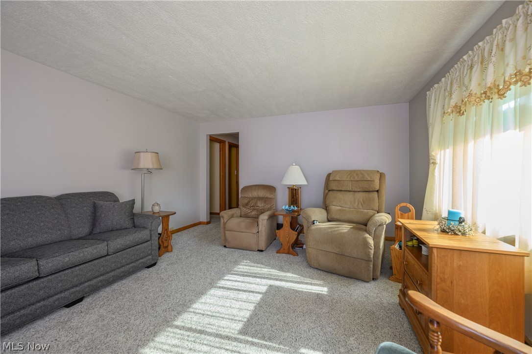 318 South Reeves Avenue Dover, OH 44622 - Photo 7 of 20