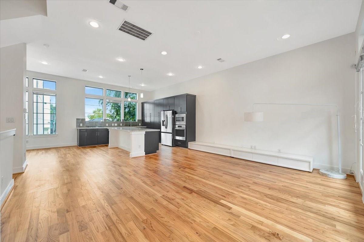2104 Colorado Street Houston, TX 77007 - Photo 14 of 34 Living Area open to Kitchen