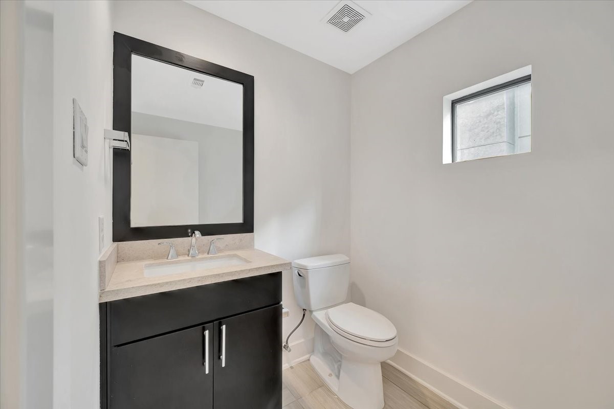 2104 Colorado Street Houston, TX 77007 - Photo 26 of 34 half bath 2nd floor