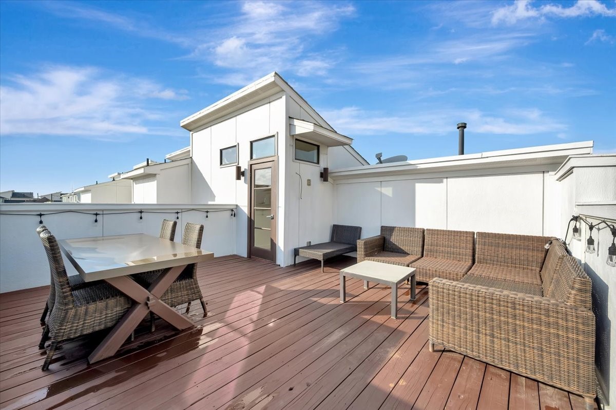 2104 Colorado Street Houston, TX 77007 - Photo 32 of 34 Rooftop Deck