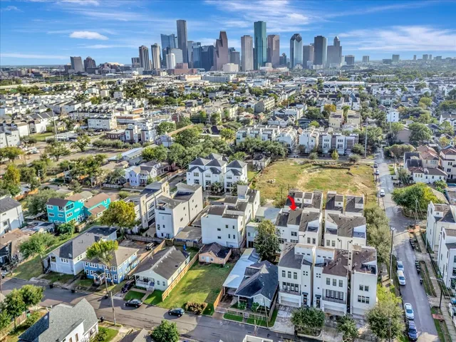 $535,000 | 2104 Colorado Street, Houston, TX 77007