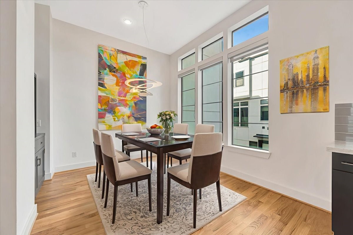 2104 Colorado Street Houston, TX 77007 - Photo 5 of 34 Dining Area