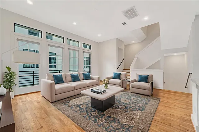 $535,000 | 2104 Colorado Street, Houston, TX 77007