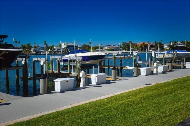 $2,650 | 690 Island Way, Unit 208, Clearwater, FL 33767