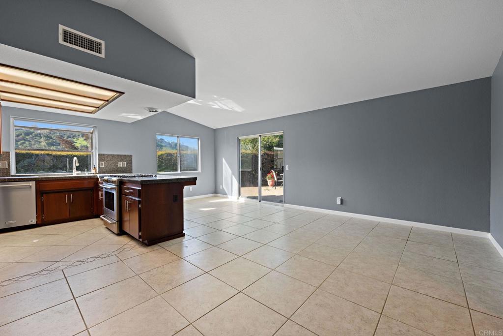 3819 Foxglove Lane Fallbrook, CA 92028 - Photo 12 of 48