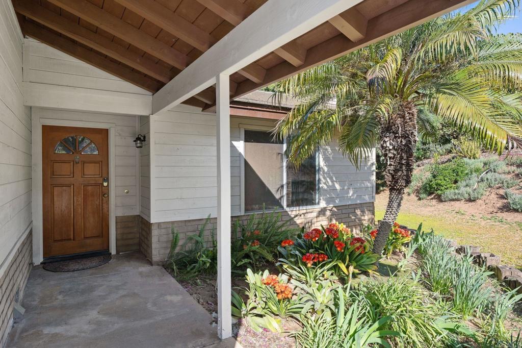 3819 Foxglove Lane Fallbrook, CA 92028 - Photo 2 of 48