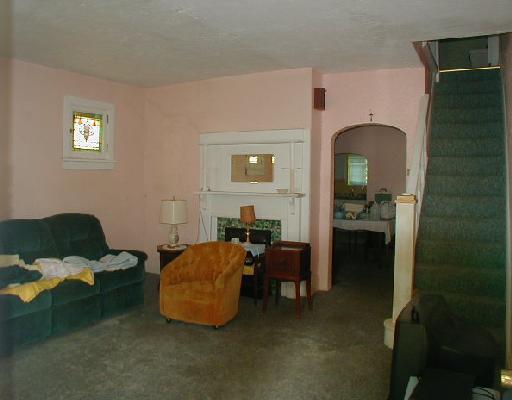3240 McRoberts Road Castle Shannon, PA 15234 - Photo 2 of 8 Living Room.