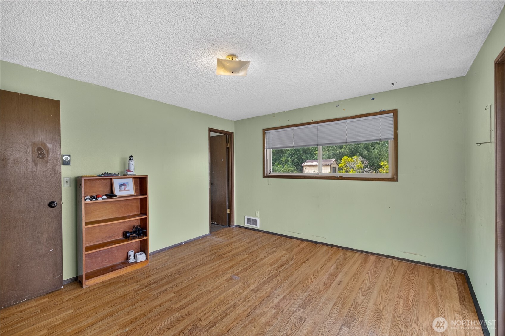 2452 Williams Road Oak Harbor, WA 98277 - Photo 15 of 35